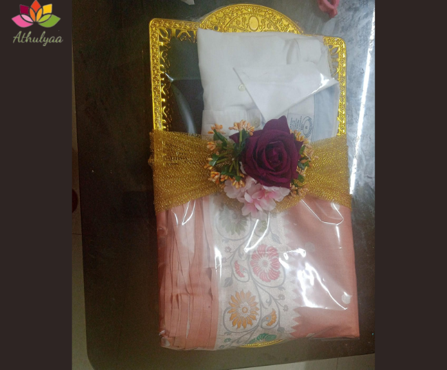Saree Packing Decoration at best price in New Delhi | ID: 20683198991