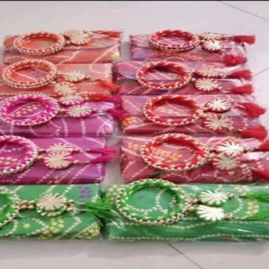 Bandhani clutch and bangle combo