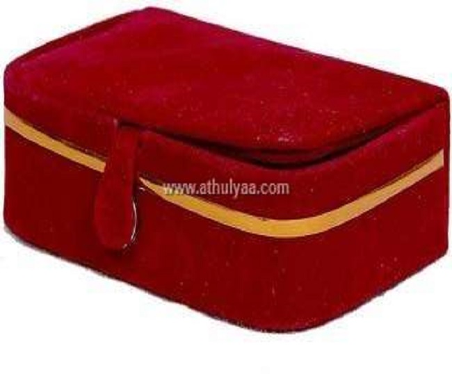Buy Quality Velvet Ring Box for Vanity Box, Wedding Ring Box, Engagement Box,  Jewellery Box, Valentine Box ( 1 pc. ) Online at Low Prices in India -  Paytmmall.com