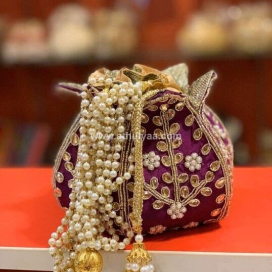 Buy Handcrafted Handmade Embroidered Ethnic bridal Potli Bags Online – Nakh  Clothing