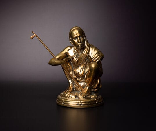 Maha Periyava Statue