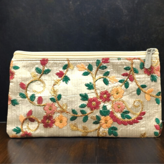 embroidered-clutch-